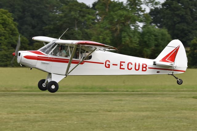 G-ECUB - Piper