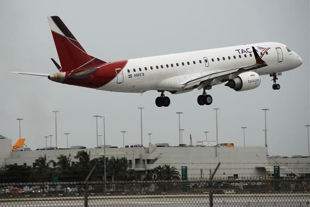 N985TA - Twin-engine aircraft