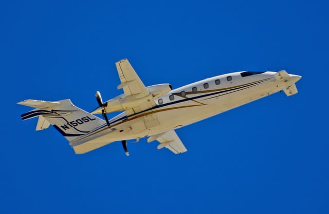 N150SL - Twin-engine aircraft