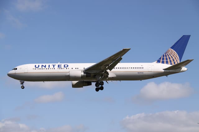 N647UA - Boeing