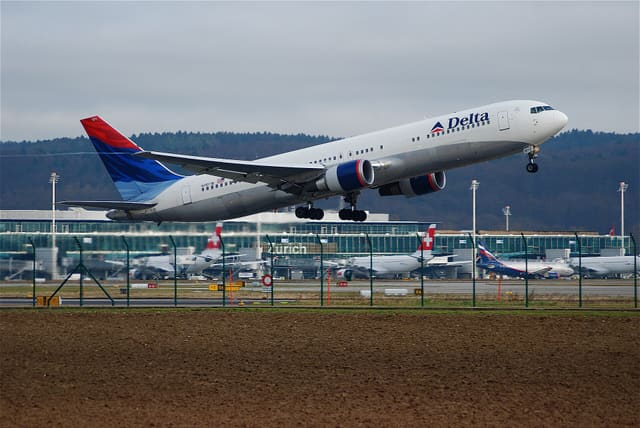 N1611B - Twin-engine aircraft