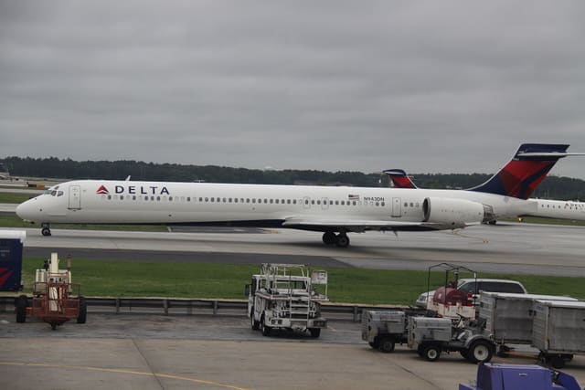 N943DN - Aircraft