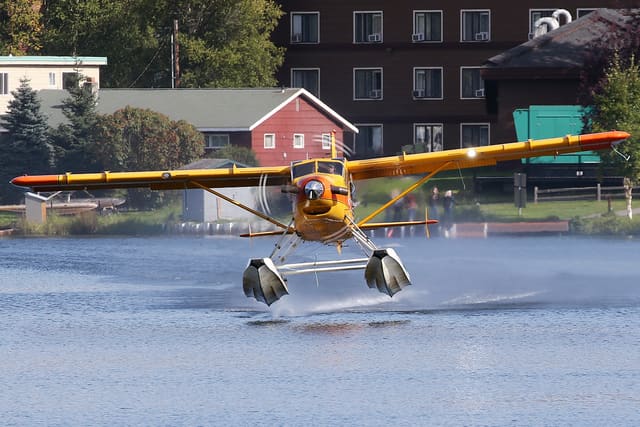 N1543 - Floatplane