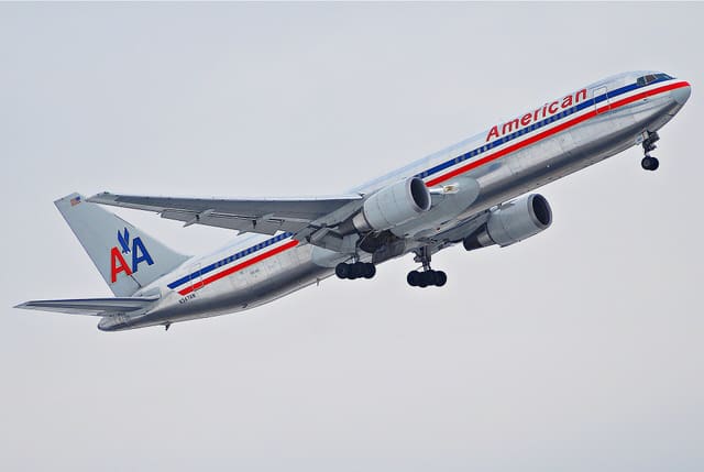 N347AN - Twin-engine aircraft