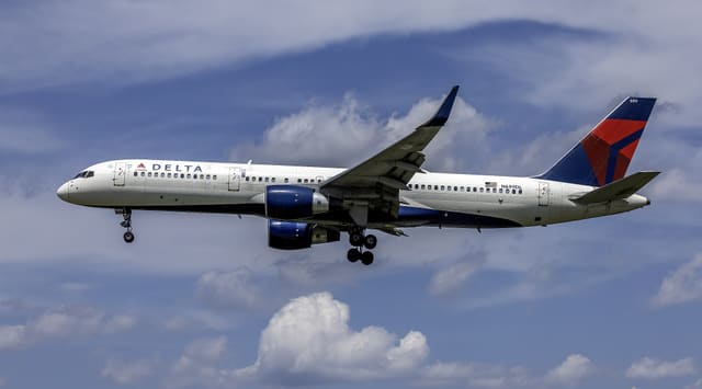 N699DL - Boeing