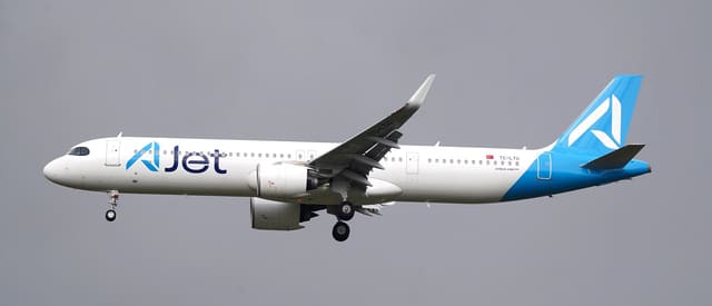 TC-LTU - Twin-engine aircraft