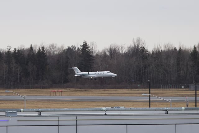N8017U - Business jet