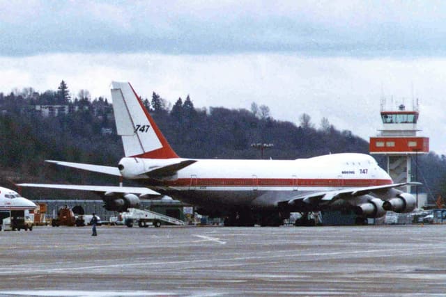 N747 - Boeing