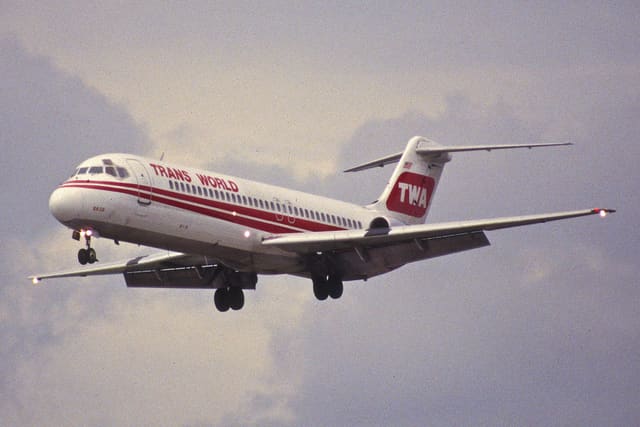 N936L - Twin-engine aircraft