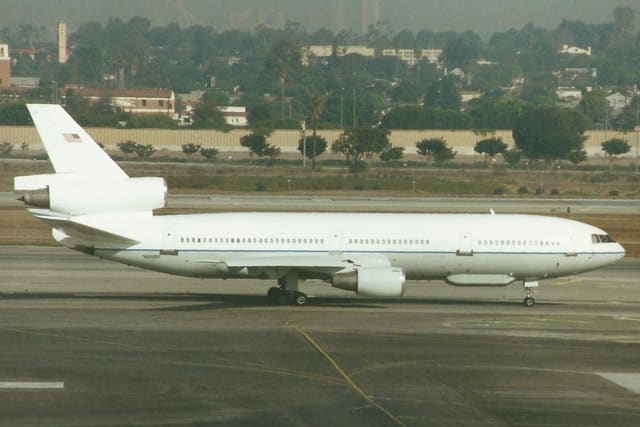N910SF - Douglas