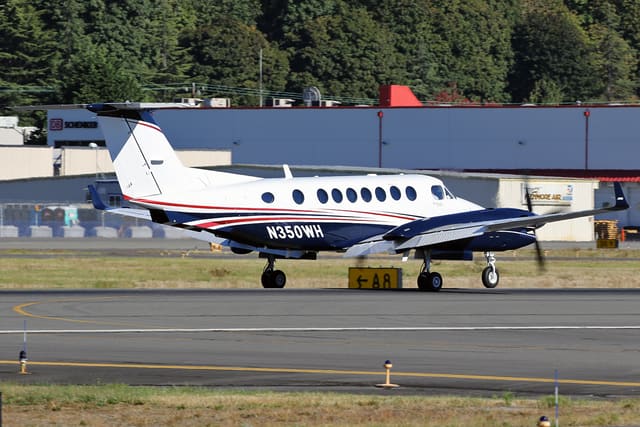 N350WH - Twin-engine aircraft