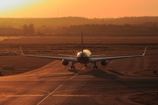 N358UP - Twin-engine aircraft