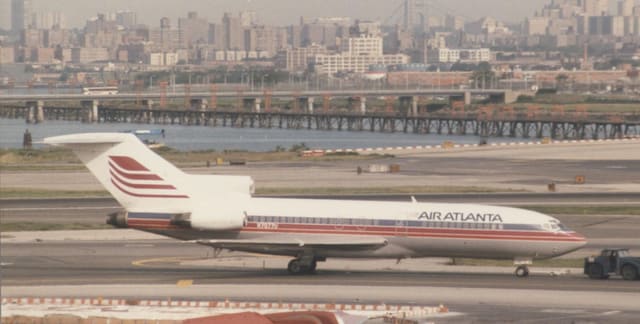 N7077U - Aircraft