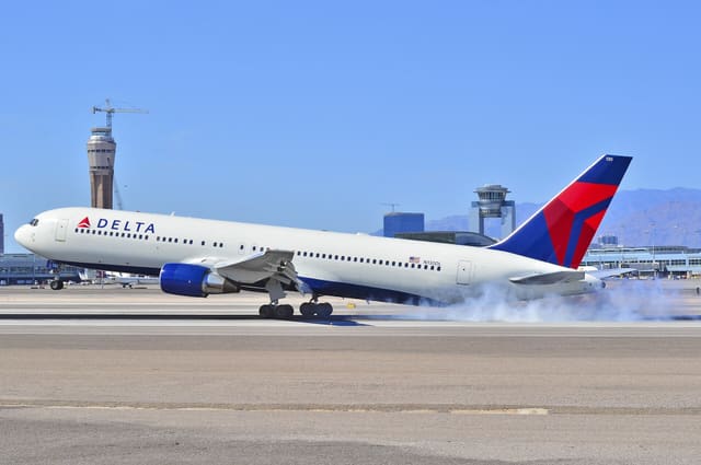 N130DL - Boeing