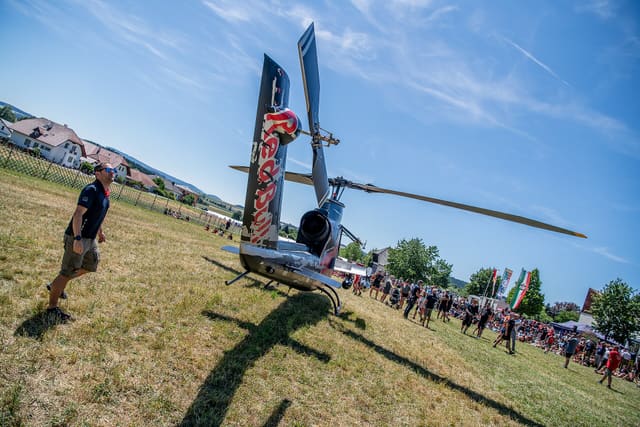 N11FX - Helicopter
