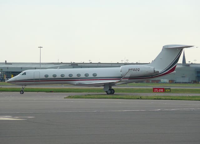 N282Q - Business jet