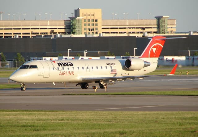 N8688C - Bombardier