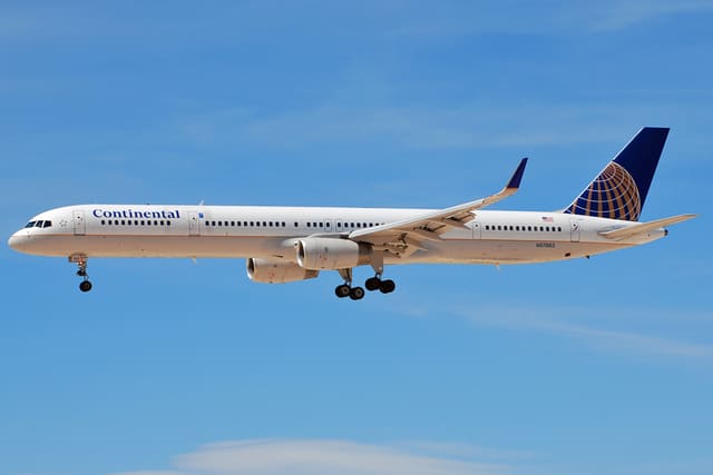 N57863 - Twin-engine aircraft