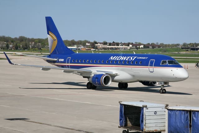N874RW - Embraer
