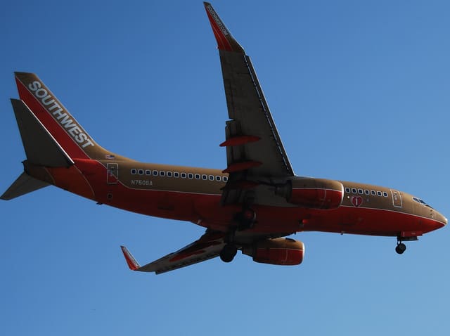 N750SA - Twin-engine aircraft
