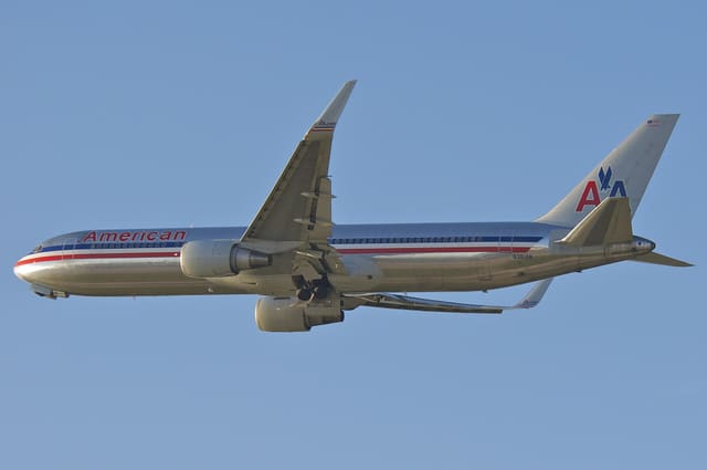 N381AN - Boeing