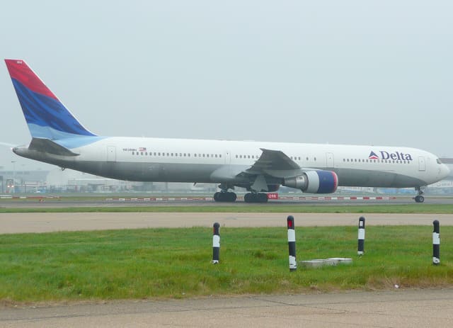 N838MH - Twin-engine aircraft