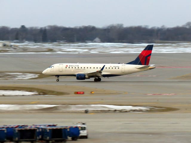 N868RW - Embraer