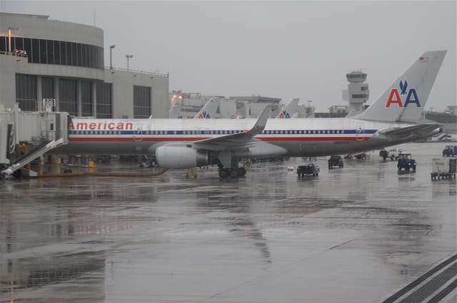 N669AA - Boeing
