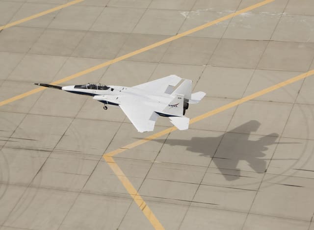 N836NA - Twin-engine aircraft