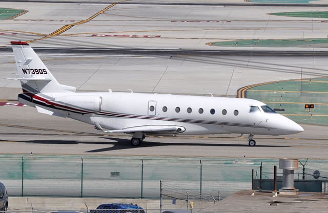 N739QS - Business jet
