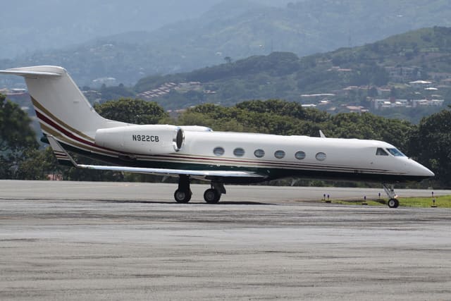 N922CB - Business jet