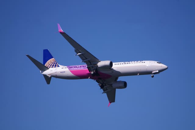 N66848 - Twin-engine aircraft