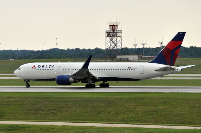 N394DL - Boeing