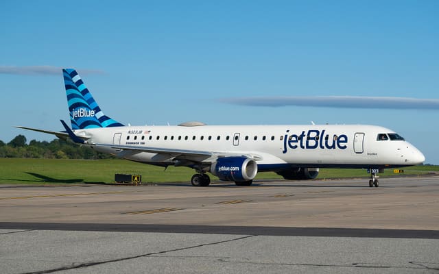 N323JB - Embraer