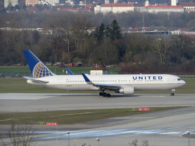 N642UA - Boeing