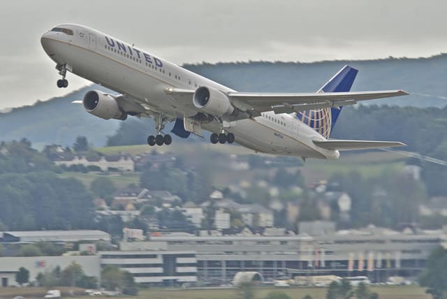 N647UA - Boeing
