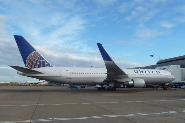 N676UA - Boeing