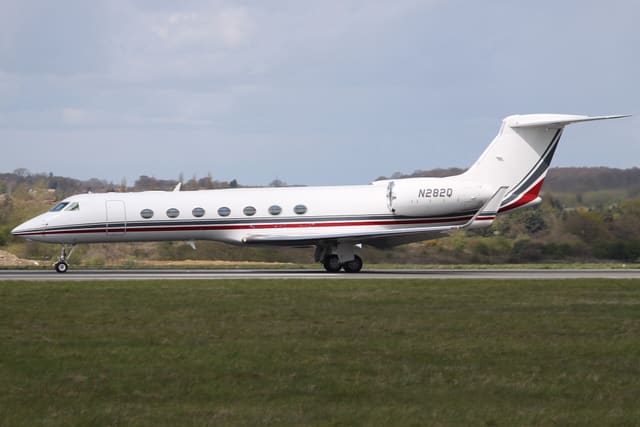 N282Q - Business jet