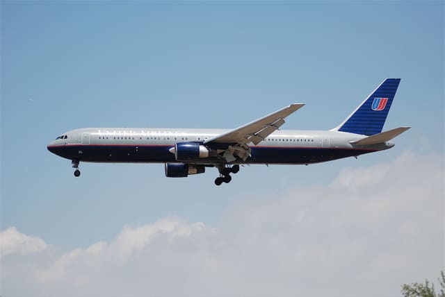 N672UA - Boeing