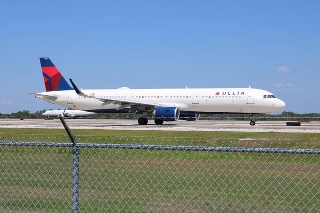 N386DN - Airbus