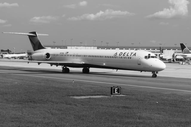 N919DL - Douglas