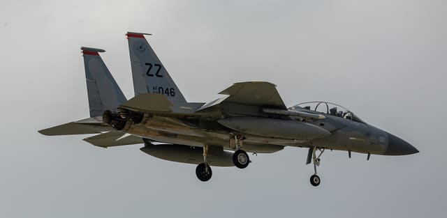  - Twin-engine aircraft