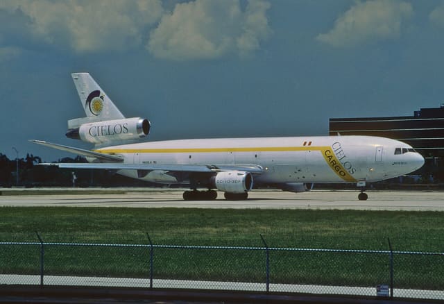 N833LA - Aircraft
