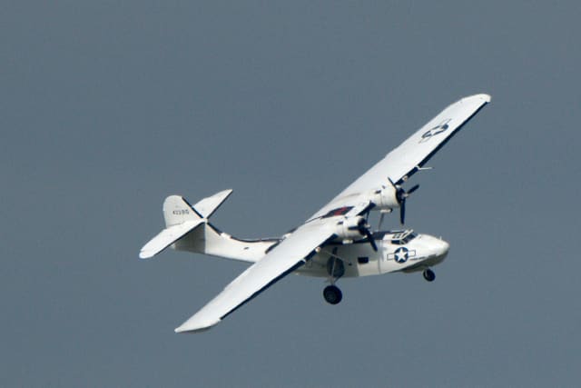  - Twin-engine aircraft