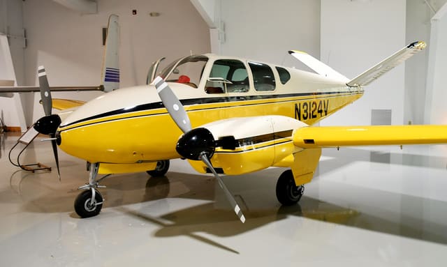 N3124V - Twin-engine aircraft