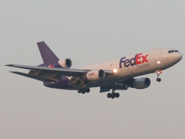 N359FE - Douglas