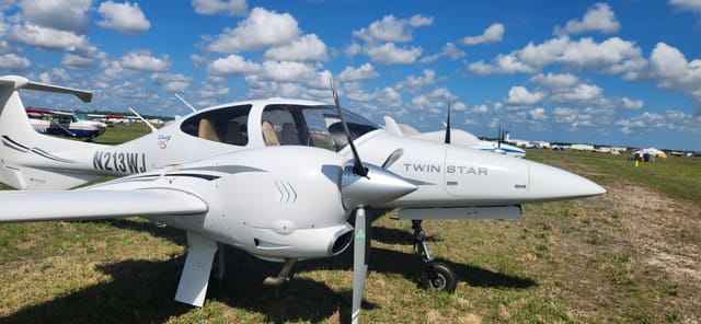 N213WJ - Diamond DA 42