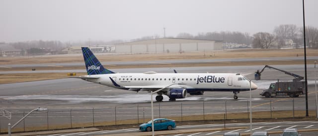 N316JB - Embraer