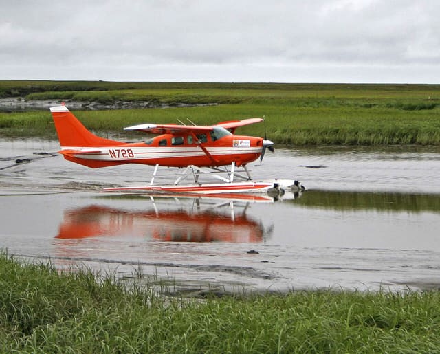 N728 - Aircraft