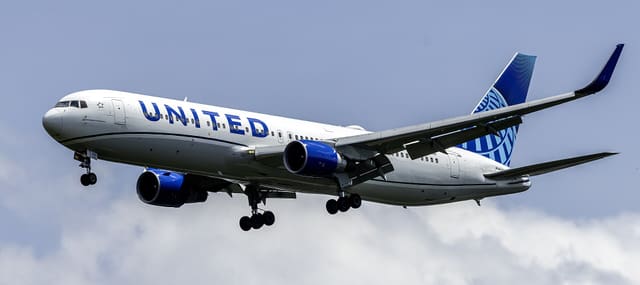 N651UA - Boeing